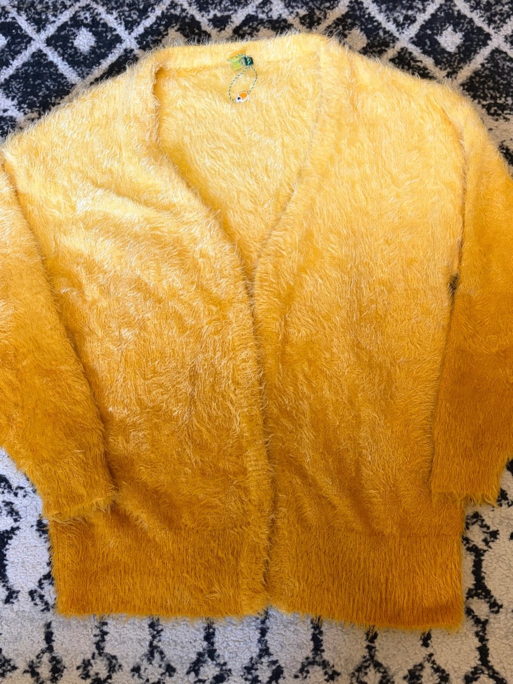 FARM Rio NWOT Yellow Gold Ombre Oversized S Fuzzy Cardigan Sweater Cozycore